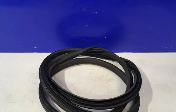 Volvo V60 Rubber seal front door (on door) 31424017 31335806