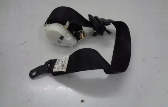 BMW X3 E83 Front seatbelt 72113448357 72113400711
