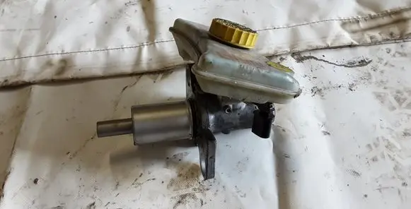 Audi A4 S4 B6 8E 8H Master brake cylinder 8E0611301E