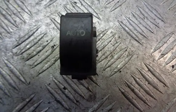 Toyota Avensis T250 Quarter vent window switch 