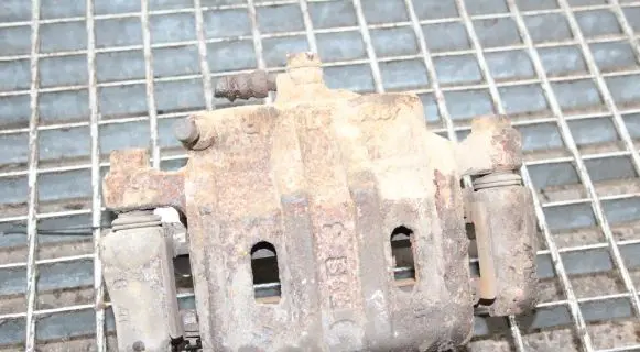 Mitsubishi Outlander Front brake caliper