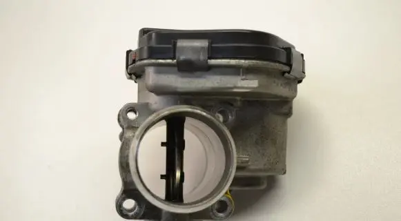 Peugeot 308 Throttle valve 9673534480