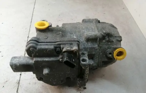 Toyota Prius (XW30) Air conditioning (A/C) compressor (pump) 0422000212 ES14C 27349