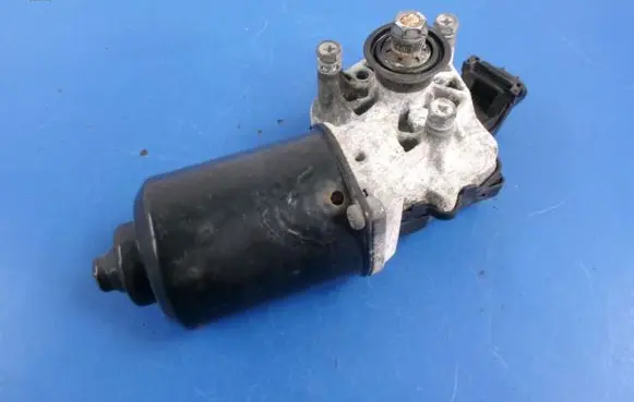 Mitsubishi Outlander Front wiper linkage and motor MN126542
