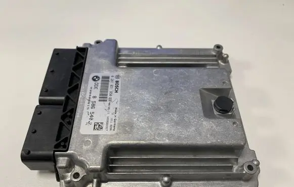 BMW 5 GT F07 Engine control unit/module 8586540
