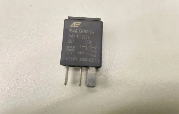 Audi A4 S4 B7 8E 8H Other relay 7M0951253C 95VW10K705EA V23374A1001X007