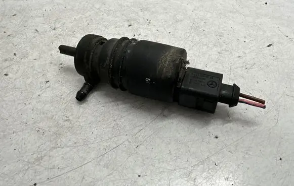 Mercedes-Benz E W211 Windscreen/windshield washer pump