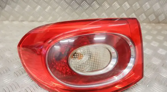 Volkswagen Tiguan Rear/tail lights 5N0945095F