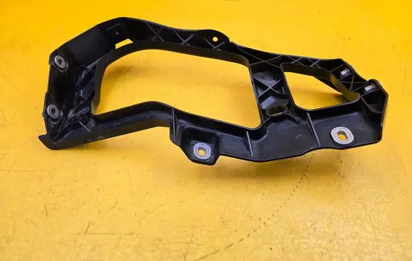 Volkswagen Touareg II Headlight/headlamp mounting bracket 7P6806509
