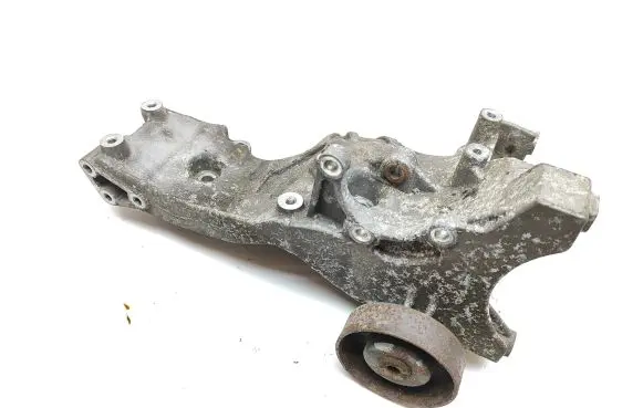 Audi A4 S4 B7 8E 8H Engine mounting bracket 06D903143D