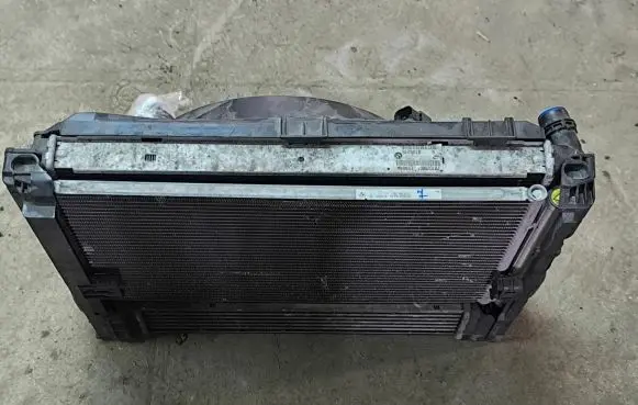 BMW 3 E90 E91 Radiator set 781025801 130303941 3213311