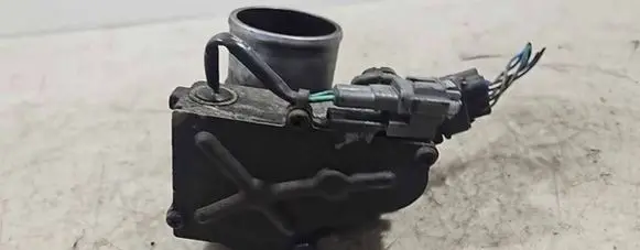 Toyota RAV 4 (XA20) Throttle valve