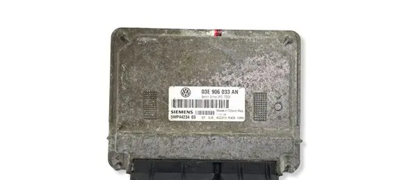 Skoda Fabia Mk2 (5J) Engine control unit/module 03E906033AN 5WP4423403