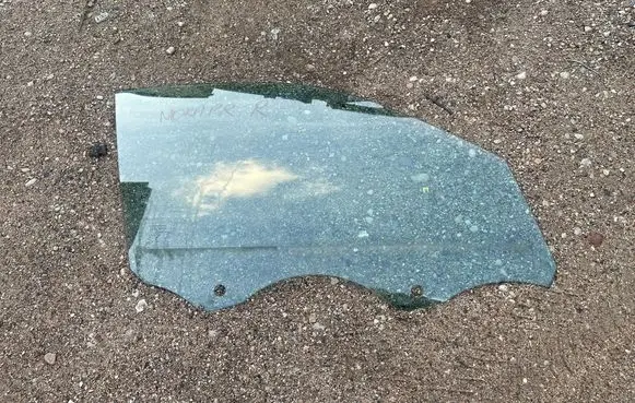 Opel Mokka B Front door window glass four-door 43R000929