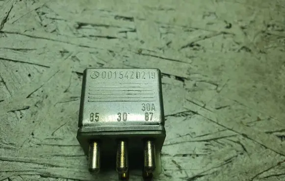 Mercedes-Benz E W124 Other relay 0015420219