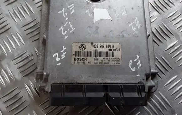 Audi A4 S4 B5 8D Engine control unit/module 038906019A 0281001691 28SA3887