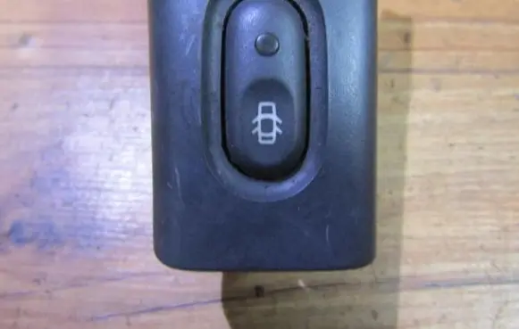 Renault Laguna I Central locking switch button 