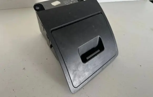 BMW 5 E60 E61 Glove box 7156225