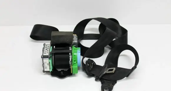 Audi A6 S6 C6 4F Front seatbelt 3063561