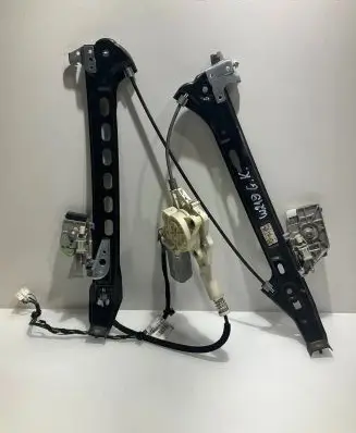 Mercedes-Benz CLS C219 Rear door window regulator with motor A2197300746 2197300746