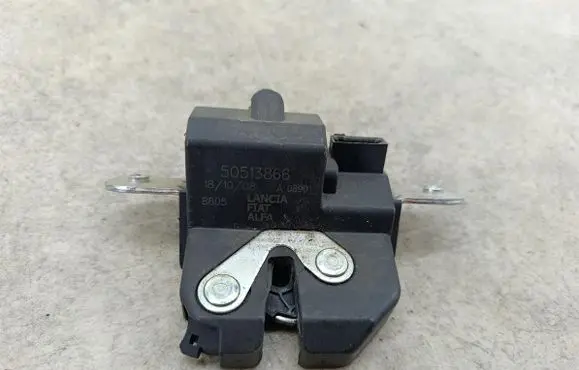 Alfa Romeo Mito Tailgate lock latch 50513866