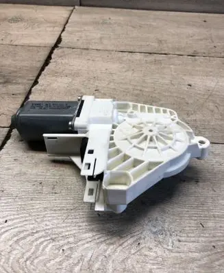 Volkswagen Sharan Front door window regulator motor 8K0959801B 1036919810200