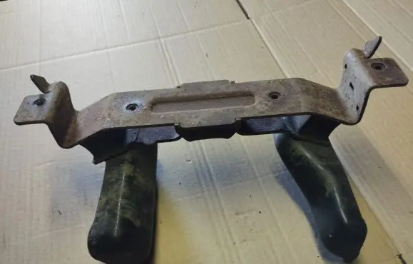 Jeep Grand Cherokee (WK) Gearbox mounting bracket