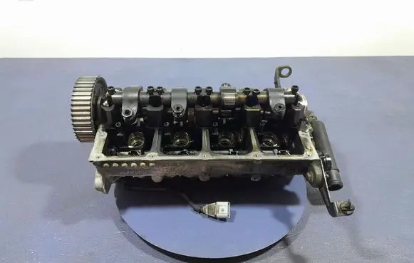 Volkswagen PASSAT B6 Engine head 038103373R