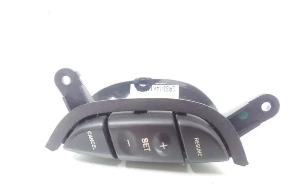 Steering wheel buttons/switches