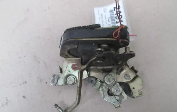 Suzuki Alto Rear door lock