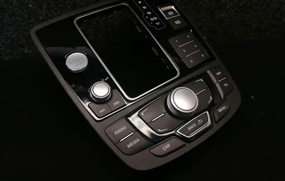 Head unit multimedia control