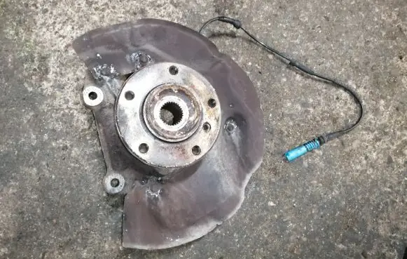BMW 5 E60 E61 Front wheel hub