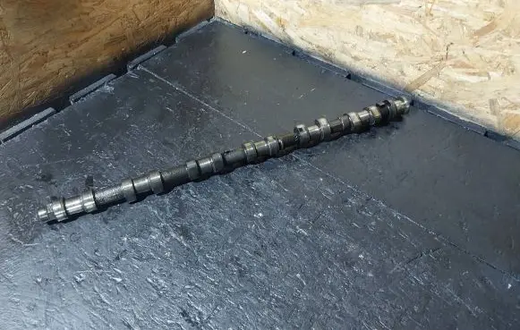 BMW 5 E39 Camshaft 2246744