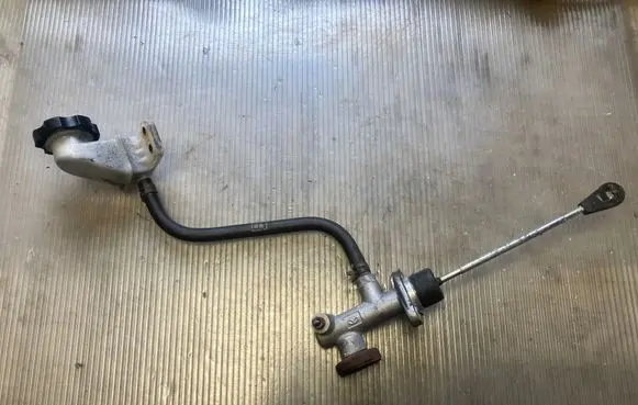 Chevrolet Captiva Clutch master cylinder C05100806