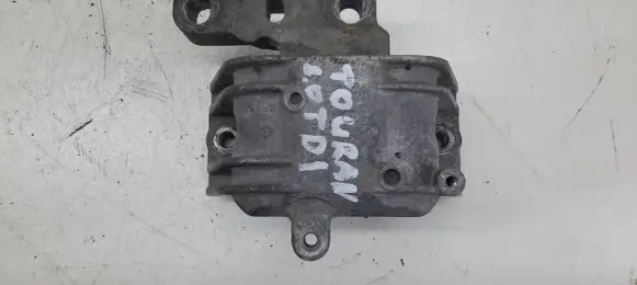 Volkswagen Touran I Engine mount bracket 1K0199262
