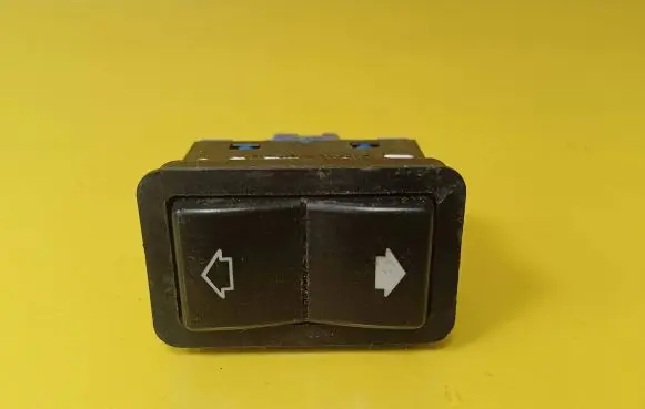 BMW 5 E39 Electric window control switch 8368932