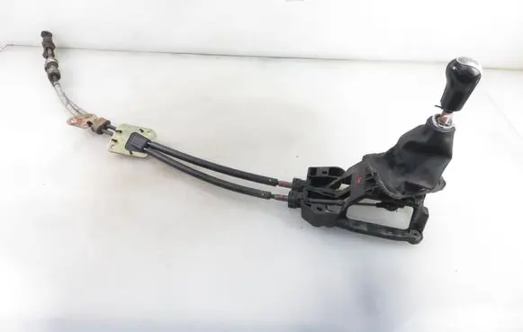 Toyota Avensis T250 Gear shifter/selector 