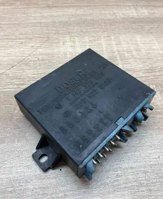 Mercedes-Benz S W126 Comfort/convenience module 0008220703 1147328020