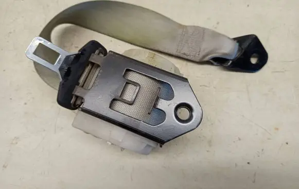 Mercedes-Benz CLK A209 C209 Rear seatbelt 59346061809 009158 0828