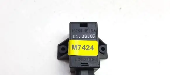 BMW 7 E32 Other relay 1374198 M7424