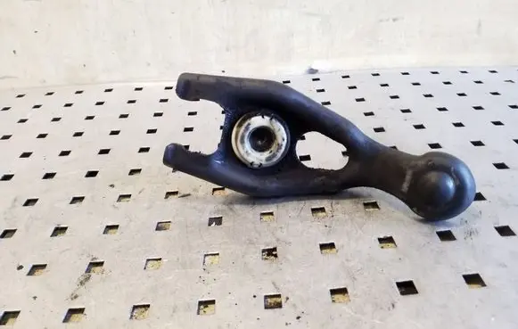 Peugeot 208 I Clutch release arm fork 