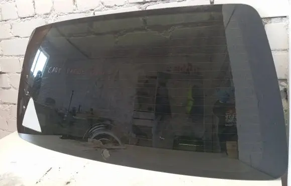 Volkswagen Caddy Rear windscreen/windshield window 43R001583 E000231 DOT682M3232AS2