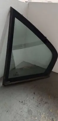 BMW 7 E38 Rear vent window glass 