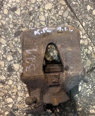 Volkswagen Golf V Front brake caliper