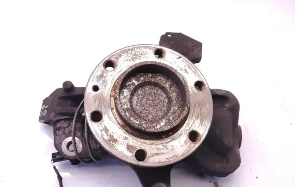 Front wheel hub