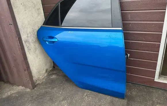 KIA Rio Rear door