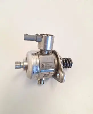 BMW M3 F80 Fuel injection high pressure pump 7847204 0236444