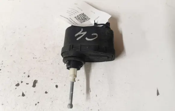 Headlight level adjustment motor