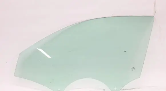 Audi A1 Sliding door window/glass 5771402