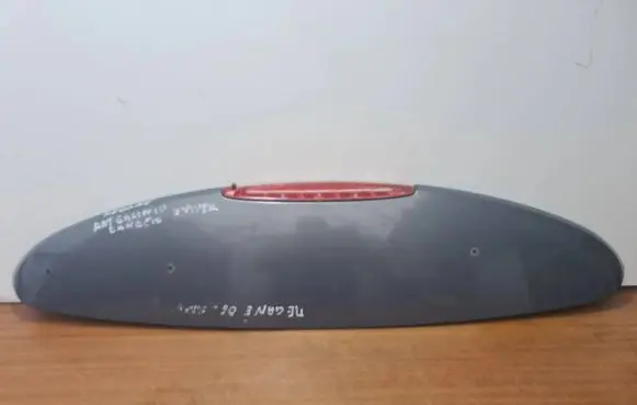 Tailgate/trunk spoiler